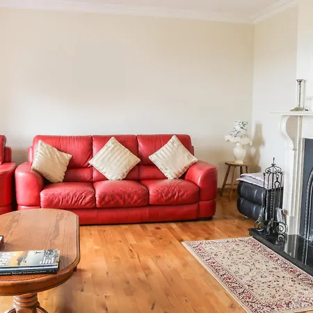 בית נופש Mcguire's *