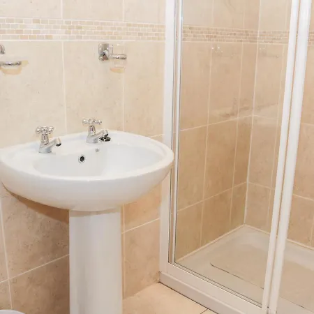 בית נופש Mcguire's